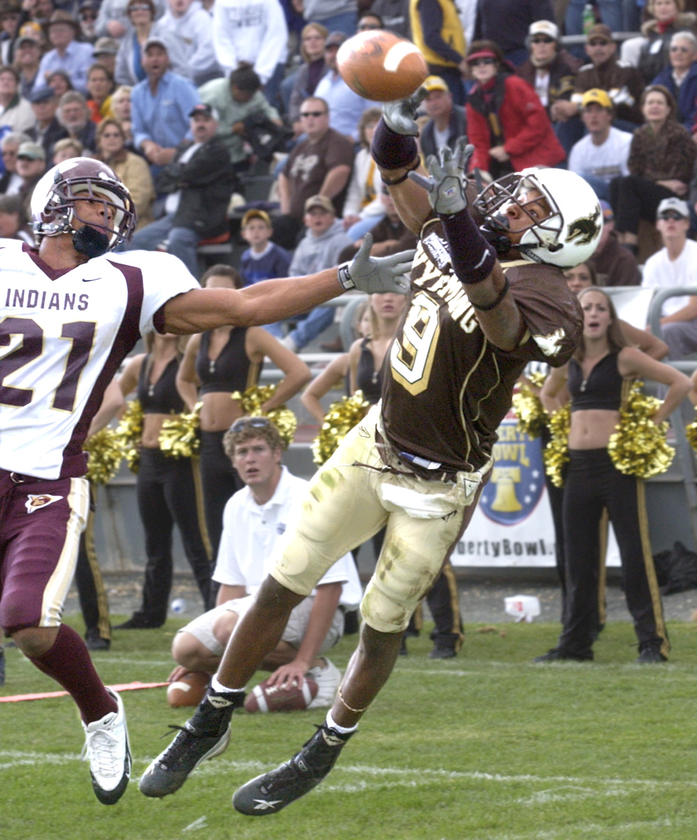 WYOMING Uniforms The prairie gold look